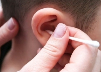 Việc sử dụng tăm bông ngoáy tai có thực sự cần thiết hay không?